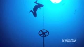 Ashley Chapman breaks the US National No Fins Record with a dive to 55m/180 feet!