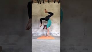 how to do handstand | easy tutorial #shorts #ashortaday