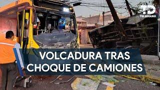 Choque de rutas urbanas termina con volcadura en el centro de Monterrey