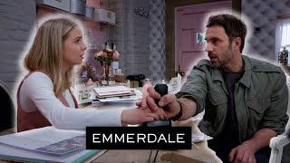John Stops Belle Looking For Nate | Emmerdale