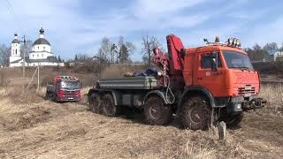 Вытаскивание экскаватора из озера, вытаскивание экскаватора из болота