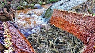 Fishing With Primitive Methods / Tamamen İlkel Yöntem İle Derede Balık Avı / Zero Technology