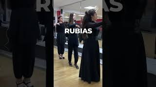 Beriozka el curioso baile ruso en el que las mujeres flotan  #shorts