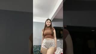 Pretty girl dance with no bra #tiktok #nobra #cameltoe