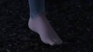 Frozen - Feet from Elsa (Slow Motion)