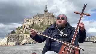 Temuujin , in Le Mont Saint - Michel , France