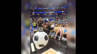 Gabigol foi homenageado pelo Orlando Magic contra o Atlanta, pela competição de basquete a NBA.