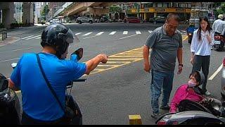 【CC Subtitles】【Accident Video】Uncle Machine Gun Rapid Fire, So Satisfying (2024.06.26 Taipei City