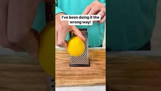 Use parchment paper on grater to easily catch lemon zest #lemons #fruits #grater #cookingtips #zest