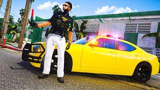 Cop Patrolling LA Hoods in GTA 5 RP!