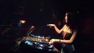 Dj Cantik Salsa goyang manja live perfom Club Jakarta 2019 Part 1