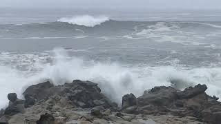 Magnificent waves at Mer Vista.