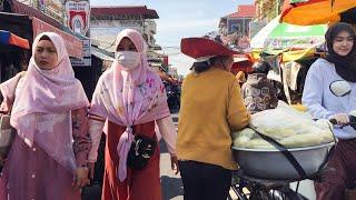 In Phnom Penh, Cambodia, Sangkat Chrang Chamres, where many Khmer Muslims live, Morning view