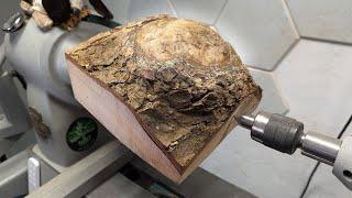 A Shocking Discovery! Woodturning the mysterious ASH knot