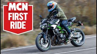 Kawasaki Z900 2025 gefahren | Radikale Überarbeitung oder sanftes Upgrade? | MCN-Rezension