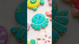 Octopus sugar cookie decorated with royal icing #cookiedecorating #royalicing #oddlysatisfying