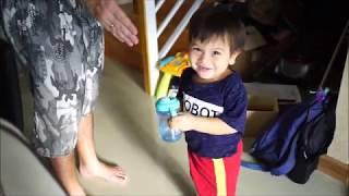 Alex Prin Braun plays water with papa on 23 may 2017 (2y 2m old)