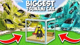 How to ESCAPE FROM A BIG TSUNAMI ? BMW M vs Mercedes-Benz AMG in Minecraft ! TSUNAMI BATTLE !