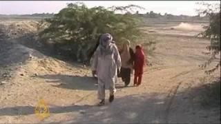 Refugees flee heavy fighting in South Waziristan - 23 Oct 09