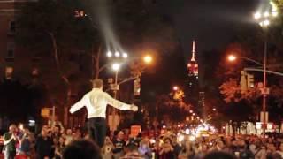 Alexei Kuznietsov - Questa o quella. Washington Square Park, NYC. 2017 - Алексей Кузнецов, Нью Йорк