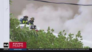 Firefighters battle 3-alarm fire at Miami apartment complex