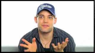 Ask a Star: Jeremy Jordan of "Newsies"