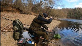 ALONE ON THE RIVER | FEEDER FISHING IN WINTER