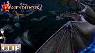 Descendientes 2 | La Pelea De Mal Y Uma ( Clip#10 / Latino ) | Disney Channel