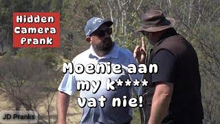 Moenie aan my k*** vat nie prank!!