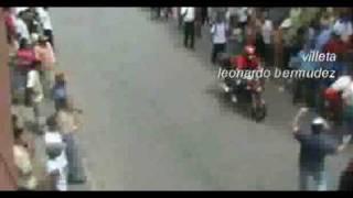 Cyclist HeadButts a Car during Race