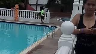 Piscinas y toboganes