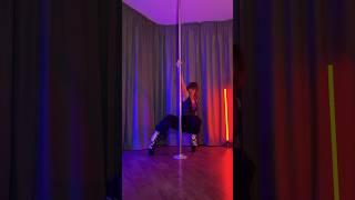 Static pole combo #poledance #poledancer