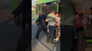 В Красноярске на Судостроительной задымился автобус