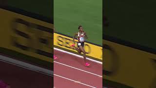 Crazy last lap from Faith Kipyegon in 5000m final  #athletics #worldathleticschampionships #kenya