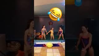день рождение!в бассейне!