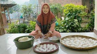 INDONESIAN GIRL RURAL LIFE !! GADIS DESA CANTIK & JUGA RAJIN MENGHIASI SUASANA PEDESAAN MAJALENGKA