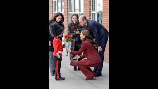 In check out, Princess Catherine, sweet moment with this boy ￼￼ who wearing Kings guard uniform