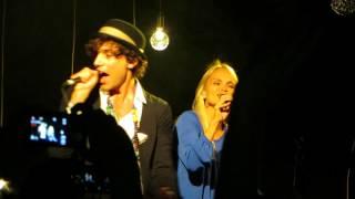 Mika and Kristin Chenoweth perform "Popular Song"!