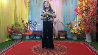 Cô tư trình bài clb loan huỳnh