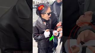 Jennie’s Cute Reaction When A Fan Asked Her To Sign His Phone  #jennie #blackpink #blink