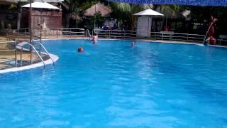 I am swimming (freestyle) 2
