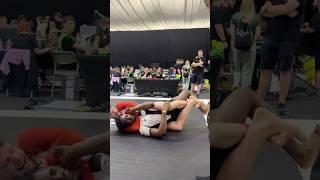 Never tap! #mma #ufc #grappling #bjj #bjjcompetition #bjjlifestyle #itsjusttobz