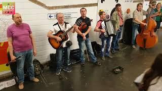 Lviv - Street musicians in the Paris Subway