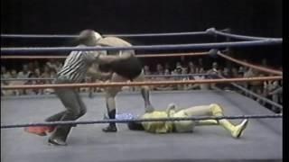 Bobby Heenan vs Greg Gagne (The Birth of The Weasel Suit)