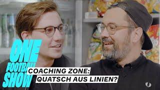 Ilja und Kevin diskutieren abstrakte Kunst am Spielfeldrand