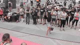 Alin Alexeenko's hand stand walk at RFA games 2013- CrossFit Hasharon