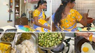 புளிச்சக்கீரை கடையல் ,முருங்கை கீரை பொரியல் ,பச்சை சுண்டைக்காய் வெண்டைக்காய் பொரியல், ஆம்லெட், ரசம்