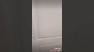 Срет в туалете