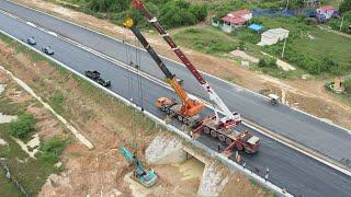 Amazing That Double Crane Use His Power Recovery Excavator fail Sink In Deep Hole Successfully