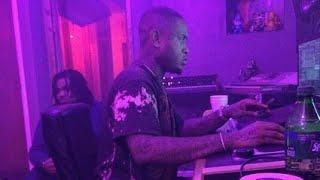 Multi Platinum Producer Southside of 808 Mafia Making A Beat Live On Periscope